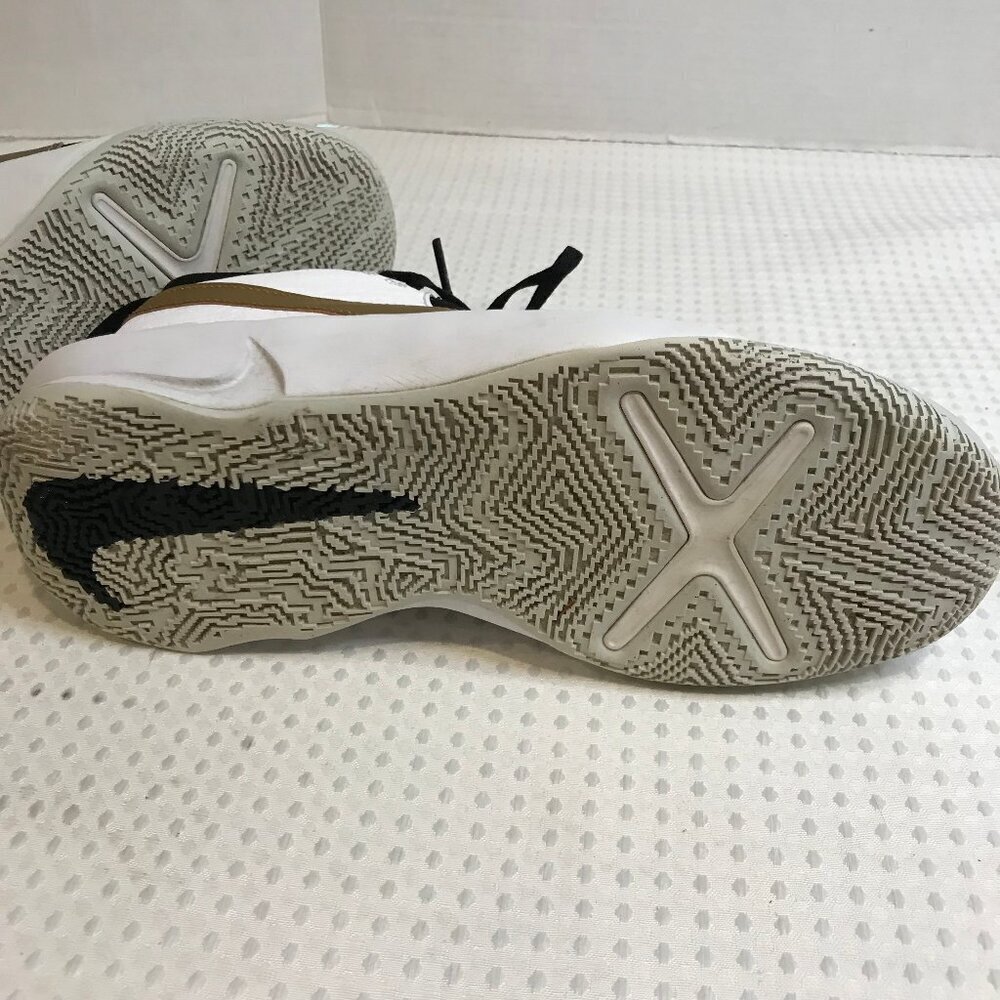 NIKE BOYS TEMA HUSTLE BASKETBALL SHOES SIZE 7Y - Picture 4 of 10